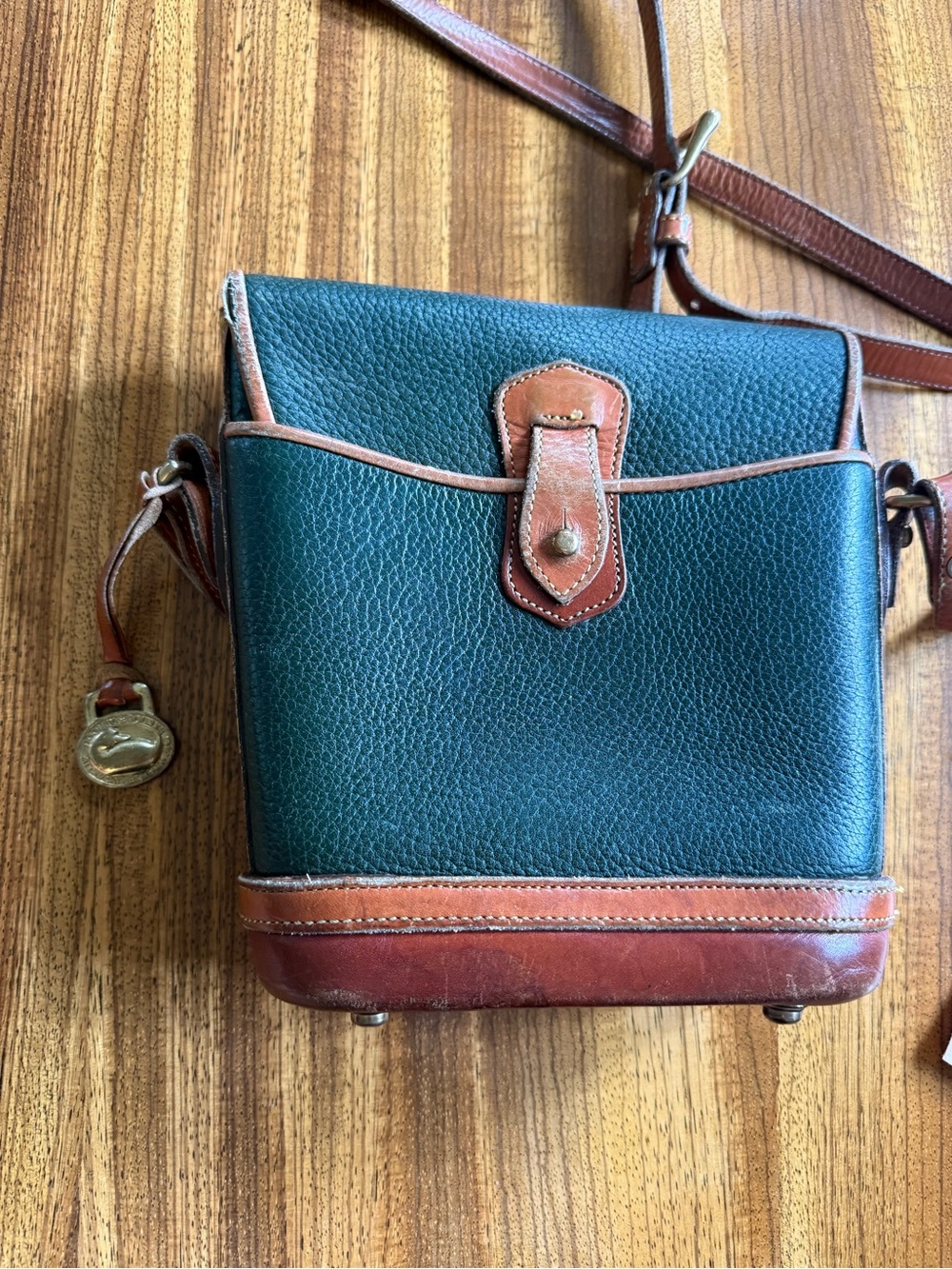 Dooney & Bourke USA Vintage All Weather Leather Crossbody Shoulder Bag - Picture 8 of 8